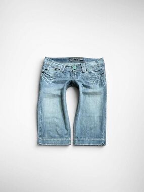 Chevignon Girl’s Division Cyber Y2K Whiskered Low Rise Denim Capris
